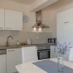 Sum Mora Вир
