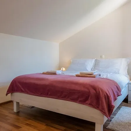 Sum Mora Apartman *