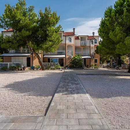 Sum Mora Apartman Vir
