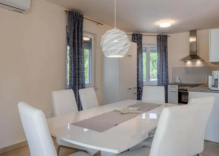 Sum Mora Apartman Vir