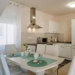 Sum Mora Apartman *