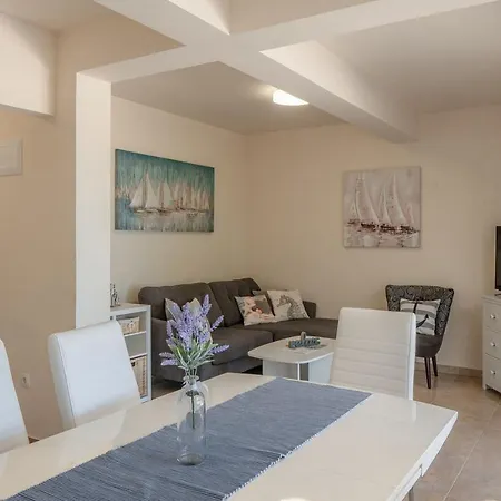 Sum Mora Apartment *