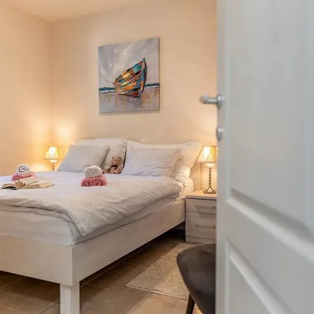 Sum Mora Apartment Vir